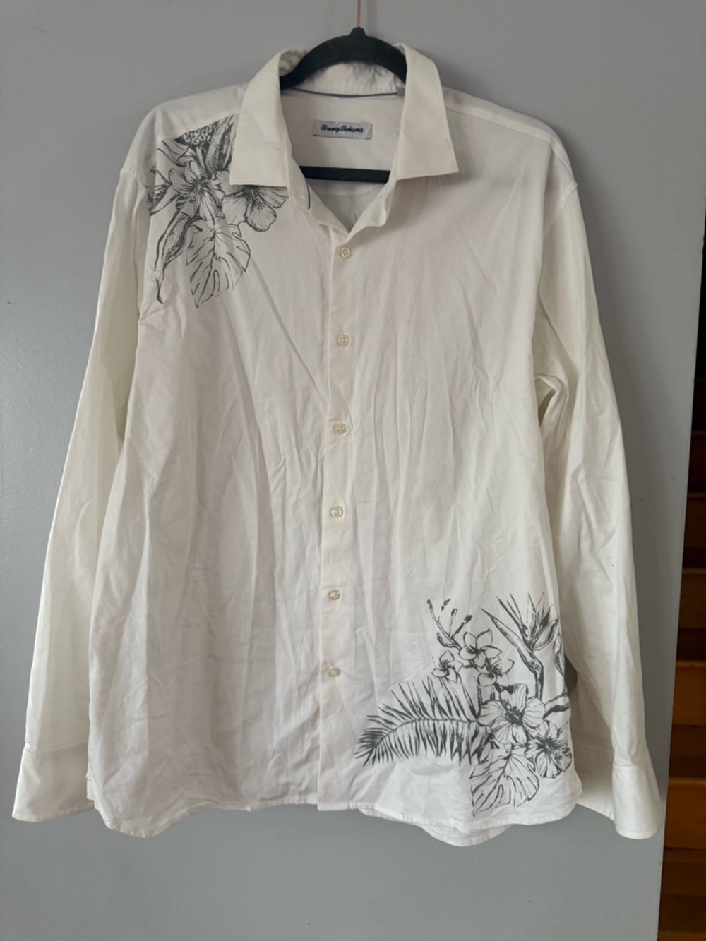 🌿🐛Tommy Bahama White Button-Down Shirt with Black Floral Print Cotton Silk Blend